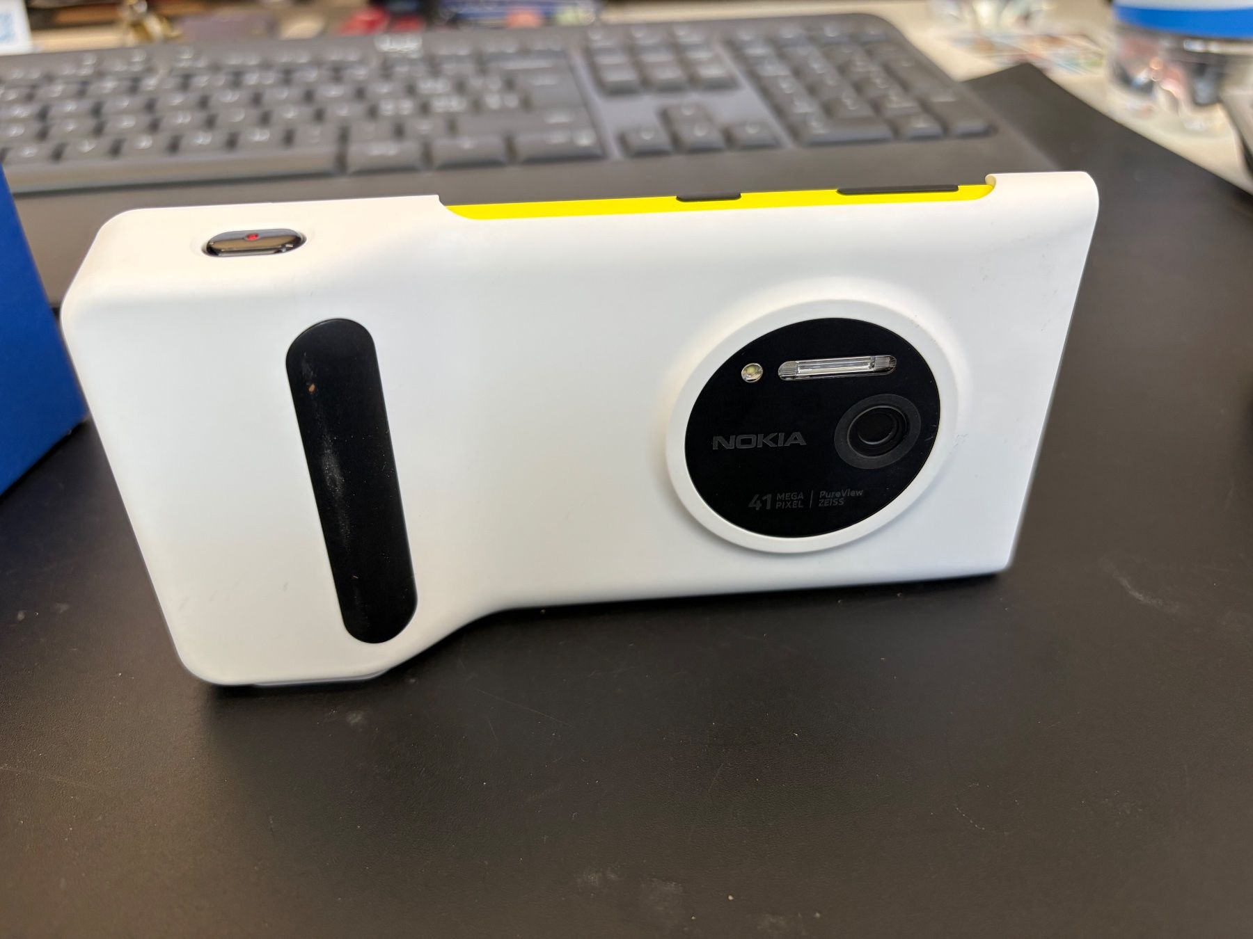 Nokia Handys / Smartphones: Nokia Lumia 1020 + Kamera Grip – Neu (gemäss Beschreibung) aus Aarburg von Wendepunkt_Fundgrube 1