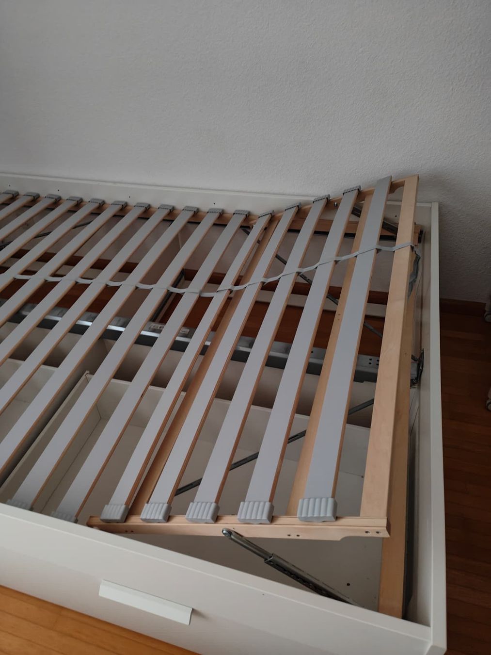 Betten: Bett mit Matratze – Gebraucht aus Therwil von RF1 2