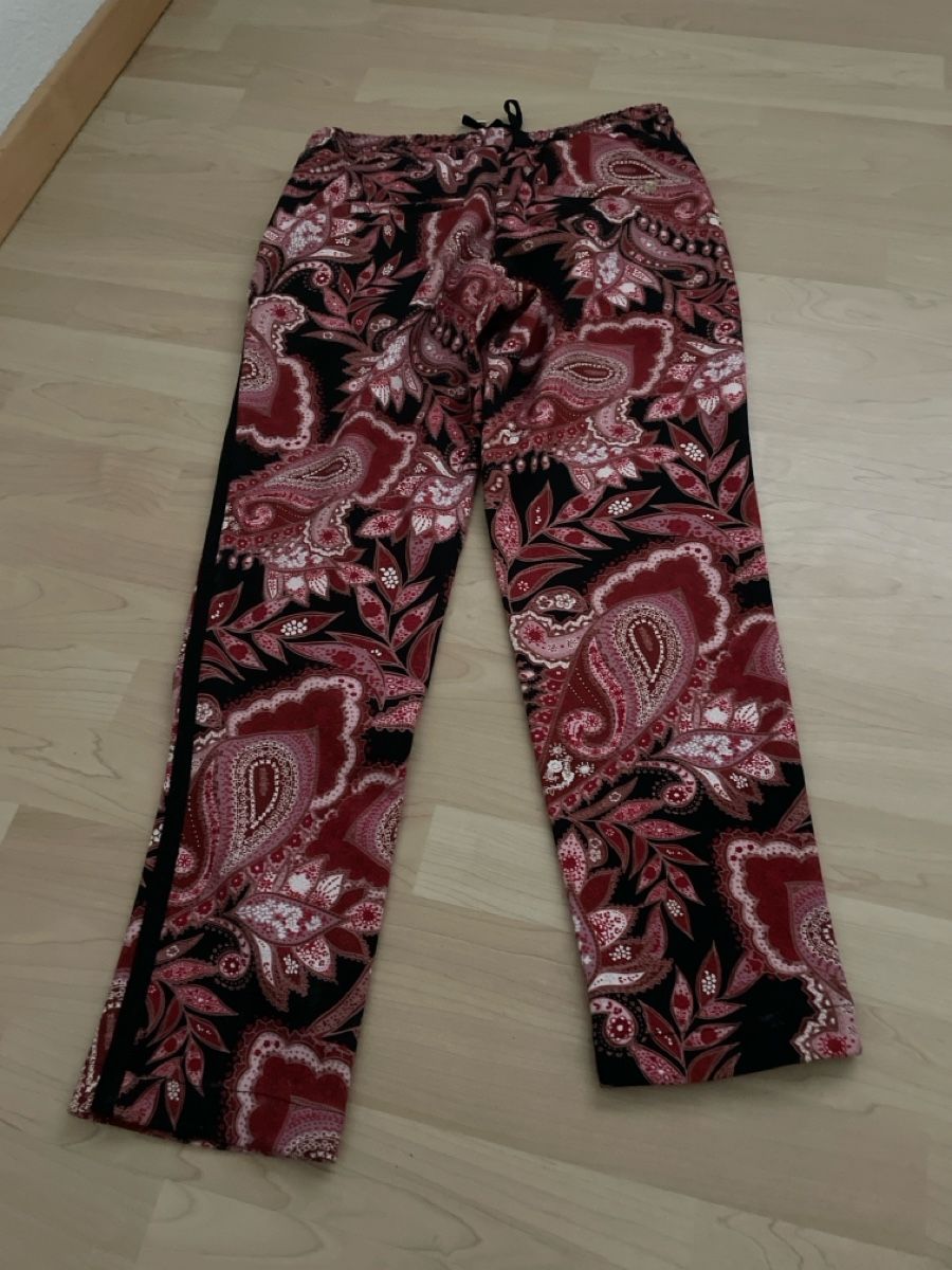 Rich & Royal Pantaloni: Rich& Royal Hose mega bequem Gr 40 – Usato da Illnau venduto da cla_jqf8 1