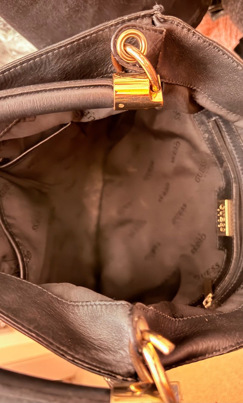 Guess Borse da donna: • Guess Tasche • – Usato da Basel venduto da mendoza13 3