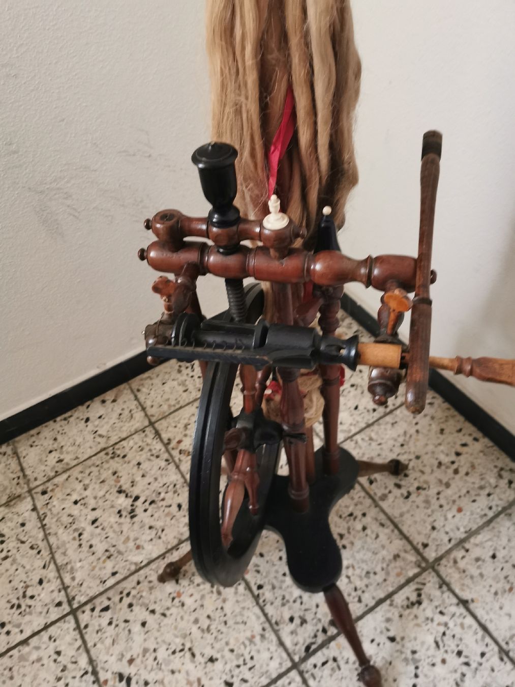 Ruote per filare: Antikes Spinnrad um1900 – Usato da Mellingen venduto da fra_g7y8 2