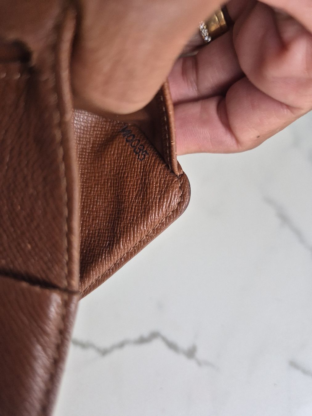 Louis Vuitton Portamonete: Louis Vuitton Portemonnaie Compact Zip Wallet – Usato da Weisslingen venduto da Airgate 9