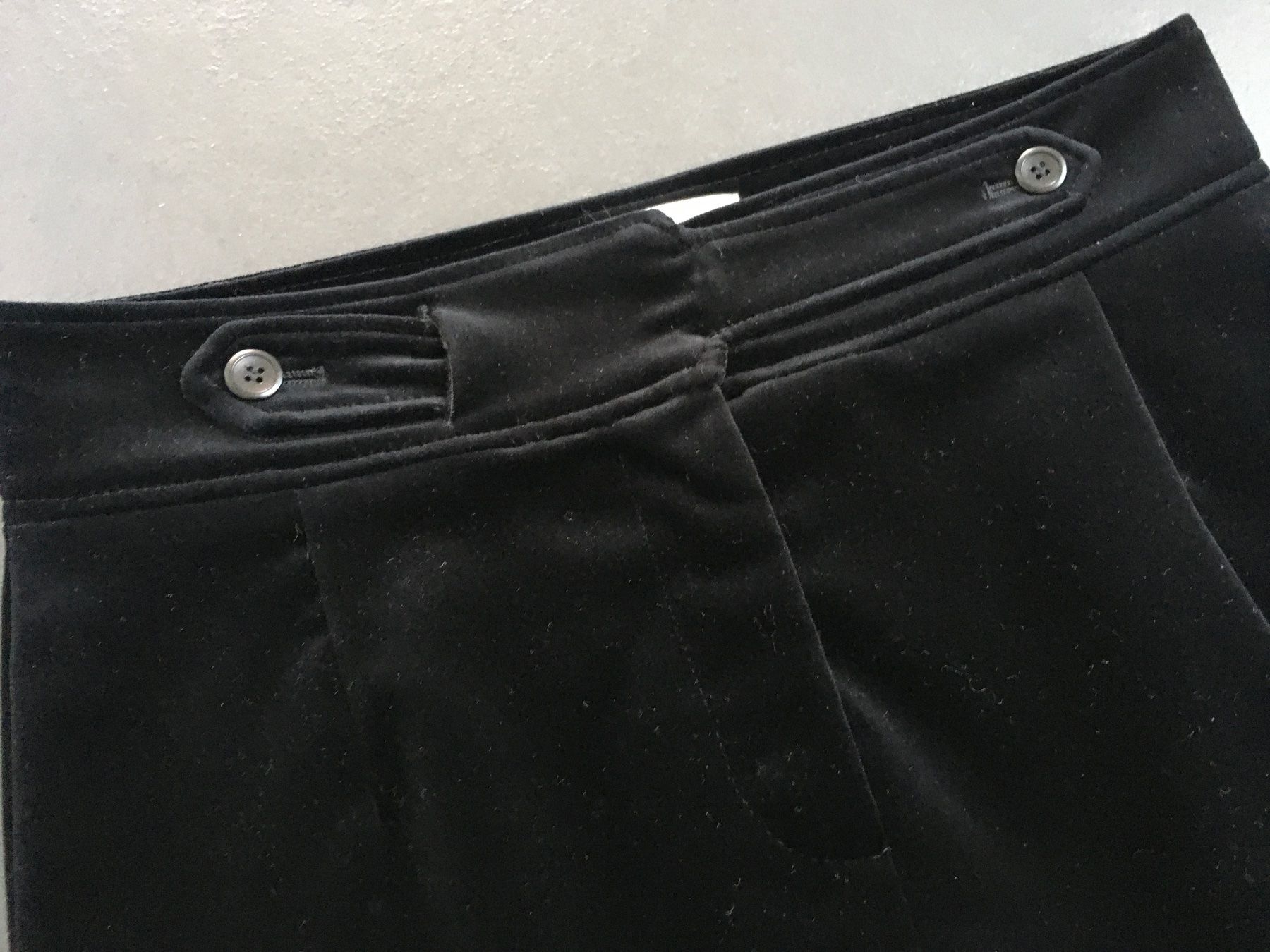Max Mara Gonne: MAX MARA Rock Samt schwarz Gr. 36-38 - NEU – Nuovo (secondo la descrizione) da Zollikofen venduto da spunk65 4