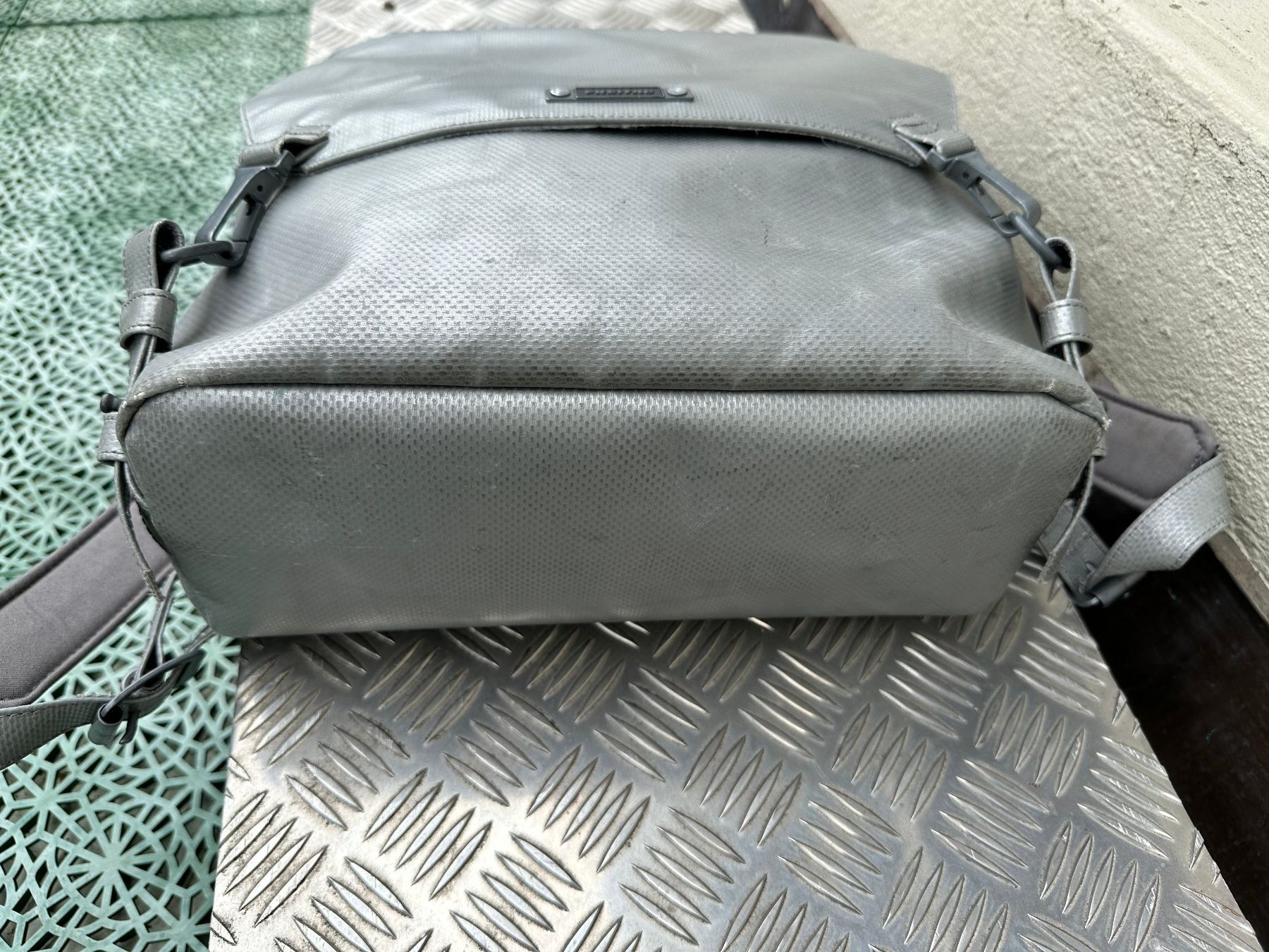 Freitag Zaini: Freitag Rucksack R522 Tschingel silbergrau – Usato da Gümmenen venduto da FelizitasHermann 6