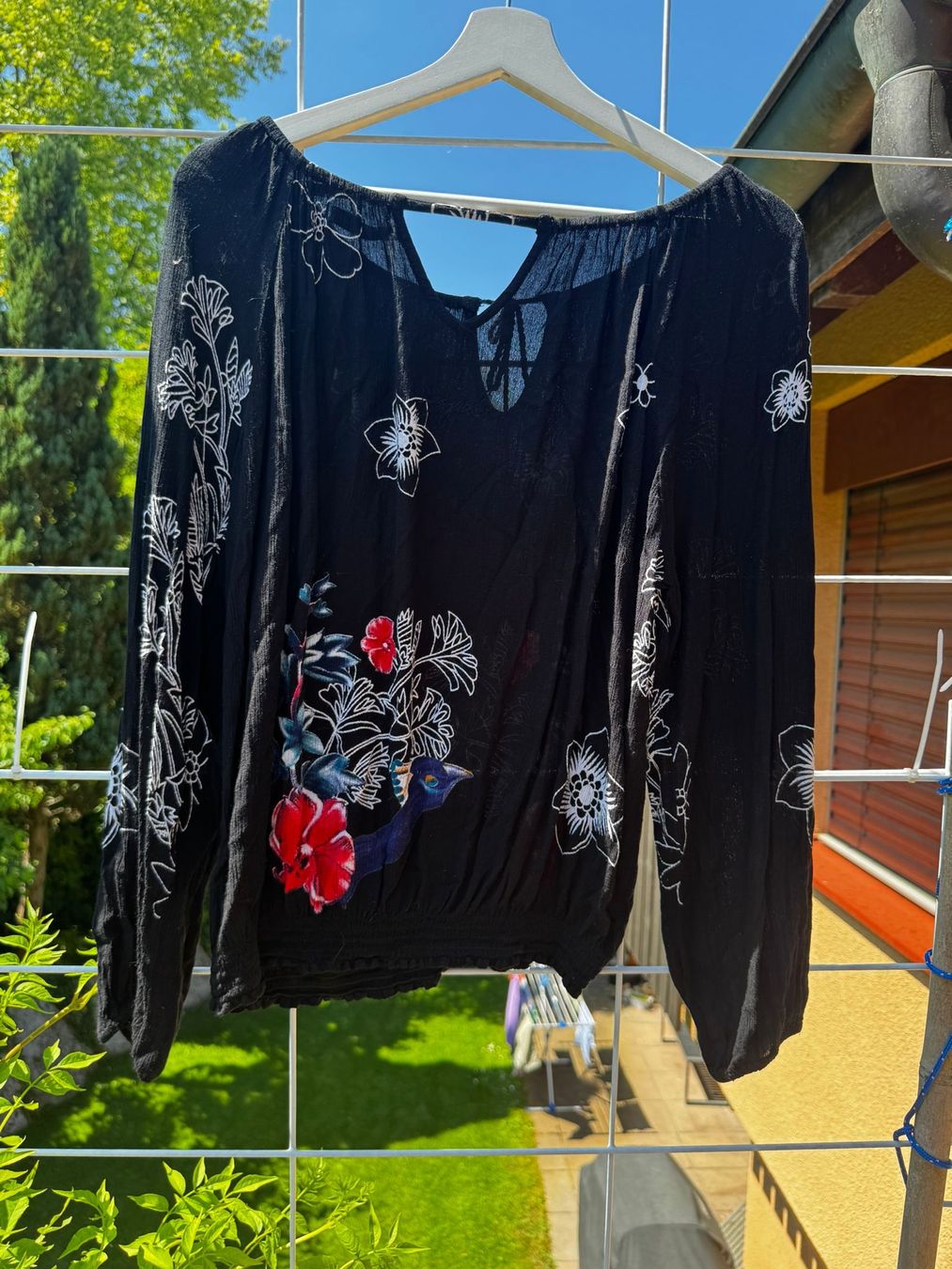 Desigual Camicette: Desigual Bluse, Gr. S, schwarz mit Blumen – Usato da Egg b. Zürich venduto da Brocki_Insel_Egg 1