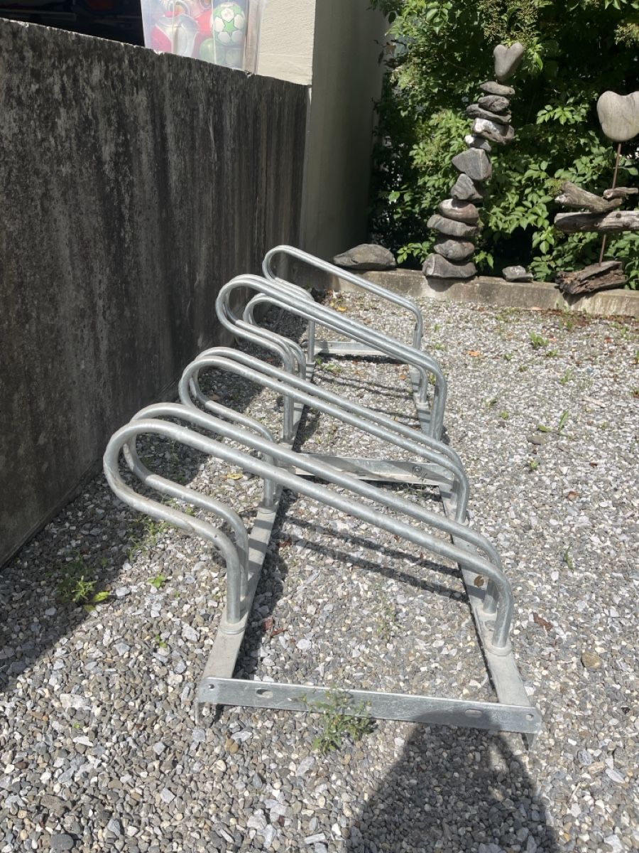 Cavalletti per biciclette: Veloständer für 5 Velos – Usato da Mollis venduto da Andyasi01 1