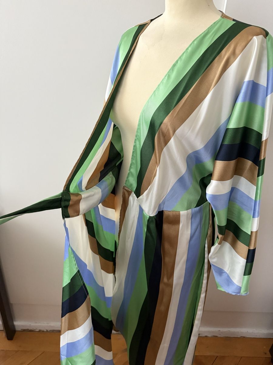 Mango Vestiti: Robe portefeuille Mango – Nuovo (secondo la descrizione) da Le Locle venduto da tchanatakoua 6