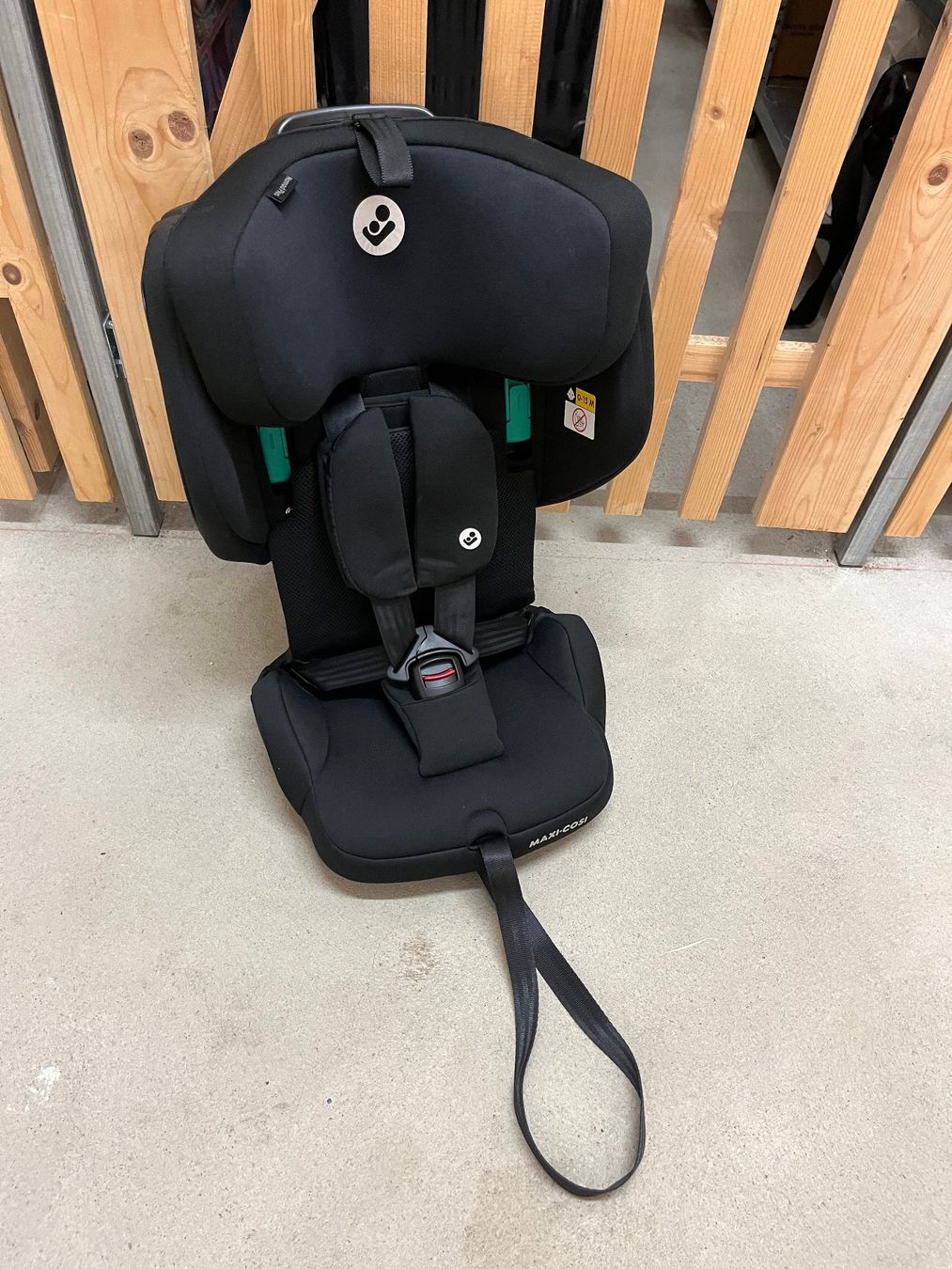 Maxi-Cosi Sièges auto: Maxi-Cosi Nomad Plus - Ideale Reisekindersitz 15M-4J – D'occasion à Zürich par hesbro