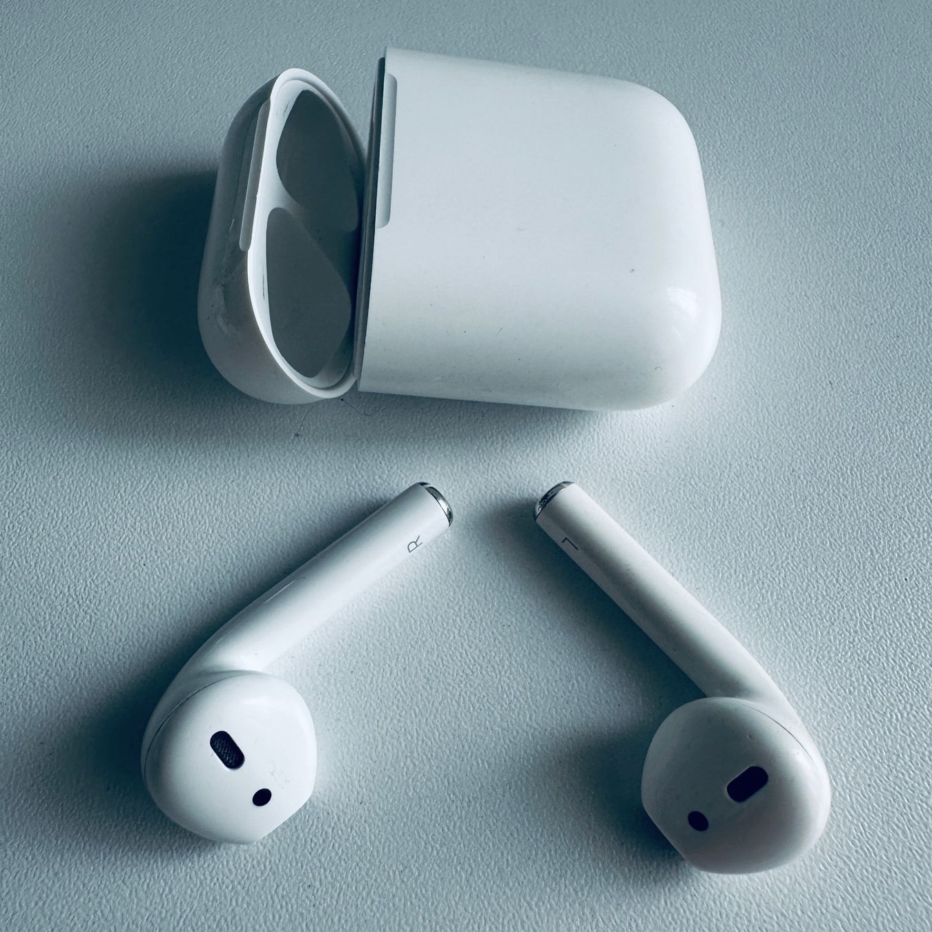 Apple Cuffie: Original Apple AirPods 2 Kopfhörer Wireless Lightning Kabel – Usato da Basel venduto da MY.AIRPODS.SHOP 3