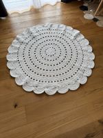 Modischer Teppich hellbeige