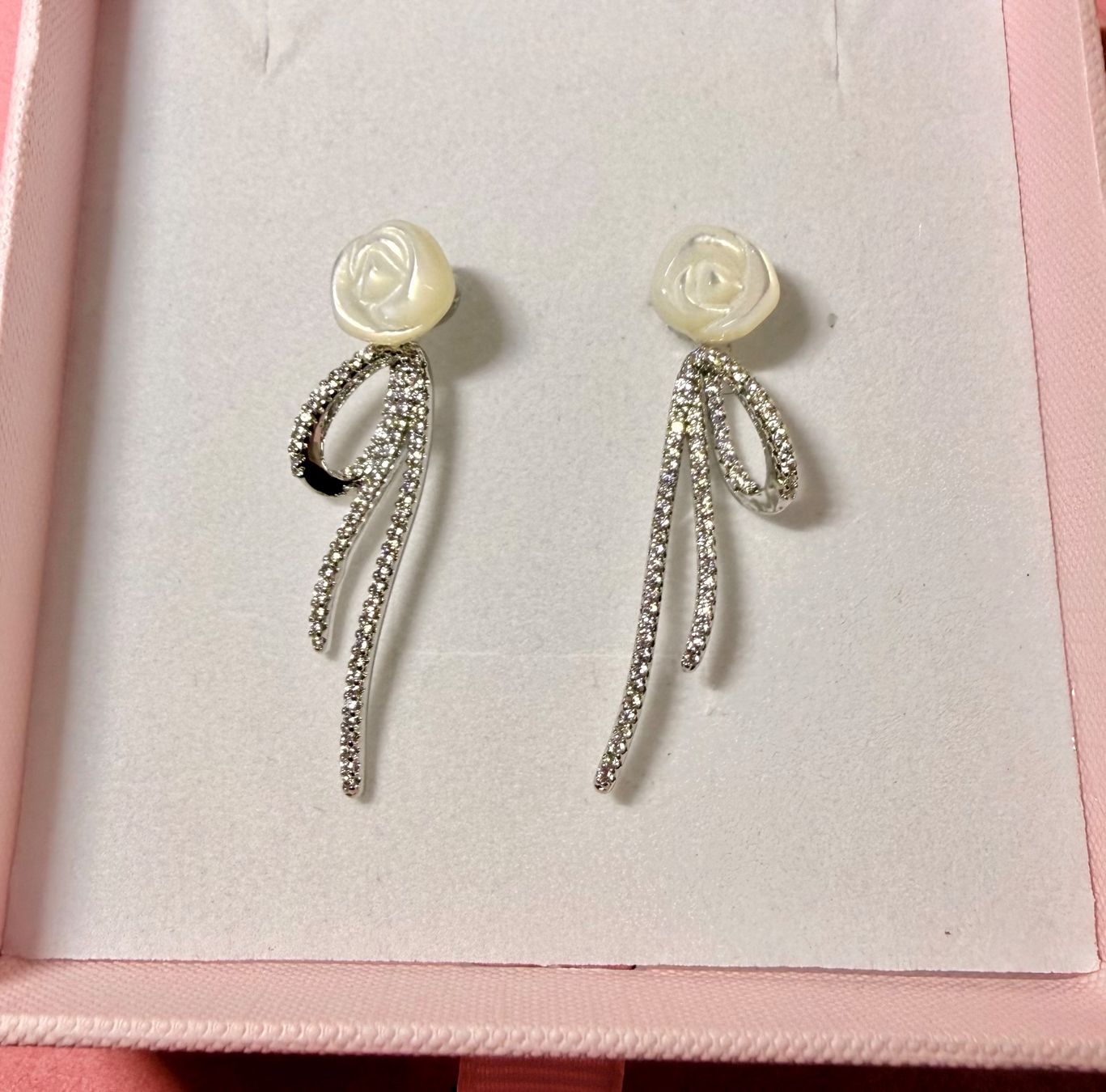 Orecchini pendenti & Orecchini a lobo: Boucles d’oreilles Aura Nacrée – Nuovo e nell'imballaggio originale da St-Maurice venduto da Sandrinette123 2