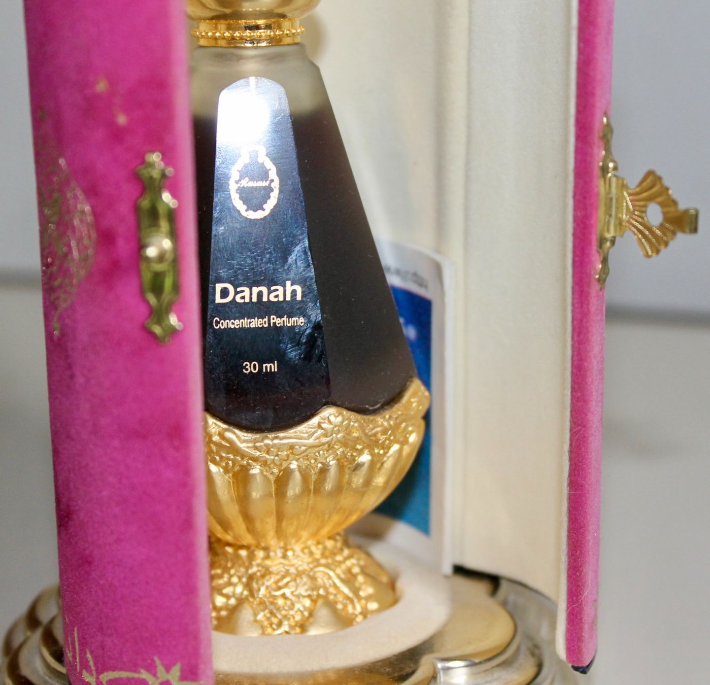 Flaconi: Hübsch verpackter Parfum Flacon aus Dubai – Usato da Kirchlindach venduto da hekilida 2