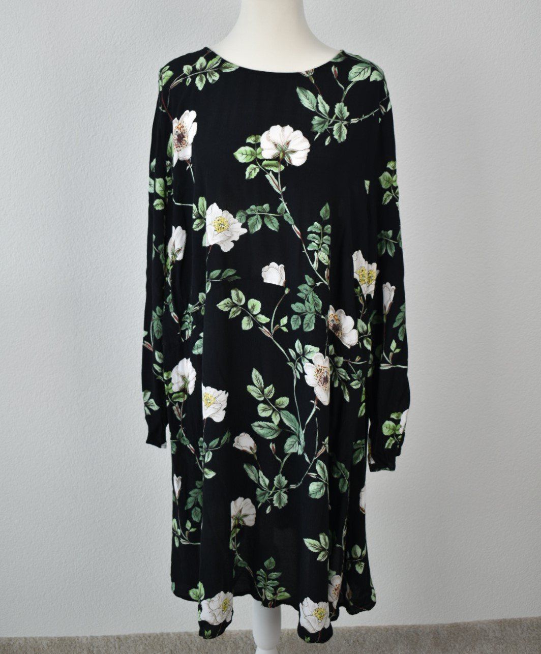 H&M Kleider: H&M Kleid Gr.42/44 100% Viskose – Neu (gemäss Beschreibung) aus Nürensdorf von 2ND_STORY