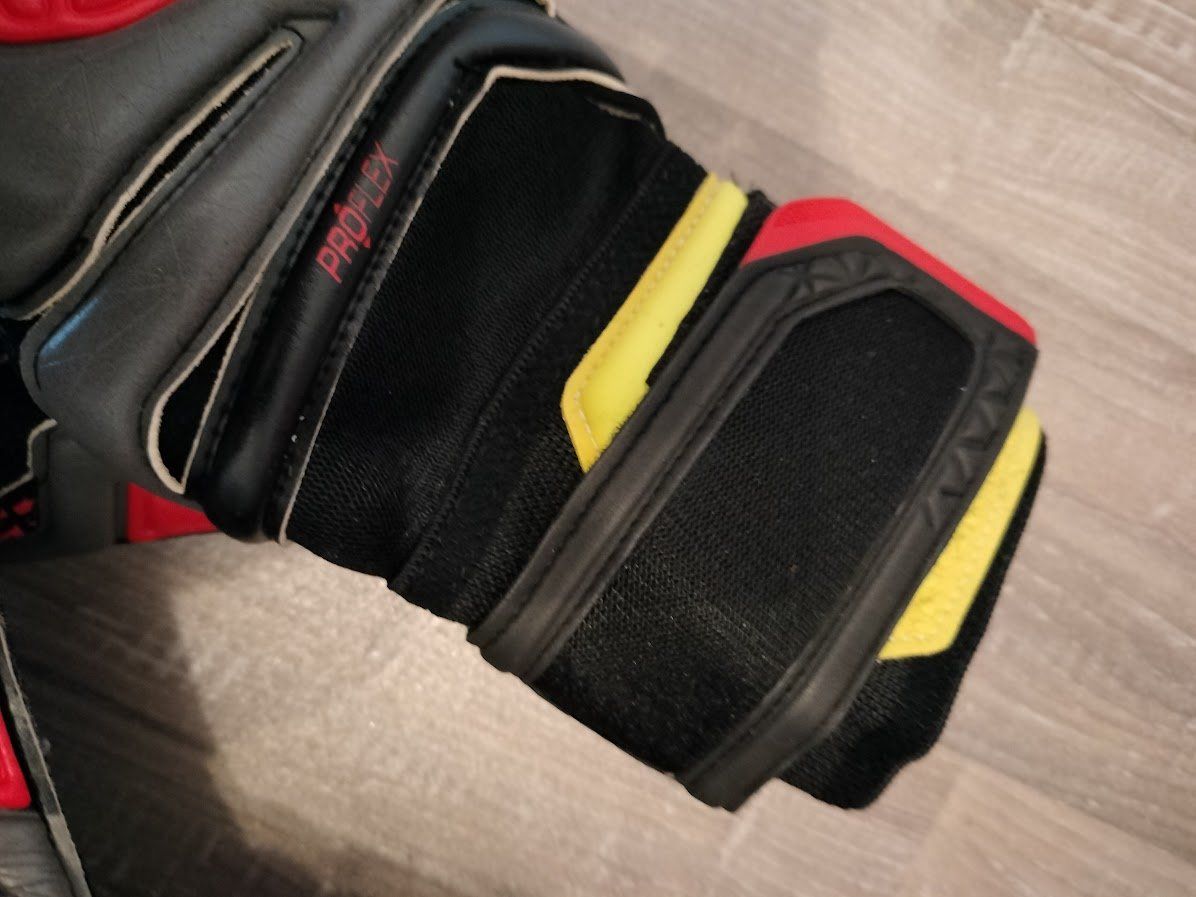 Reusch Guanti & manicotti: Reusch Torwarthandschuhe Gr. 8.5, statt Fr. 110.-- – Nuovo e nell'imballaggio originale da Oftringen venduto da Sportivo.ch 3