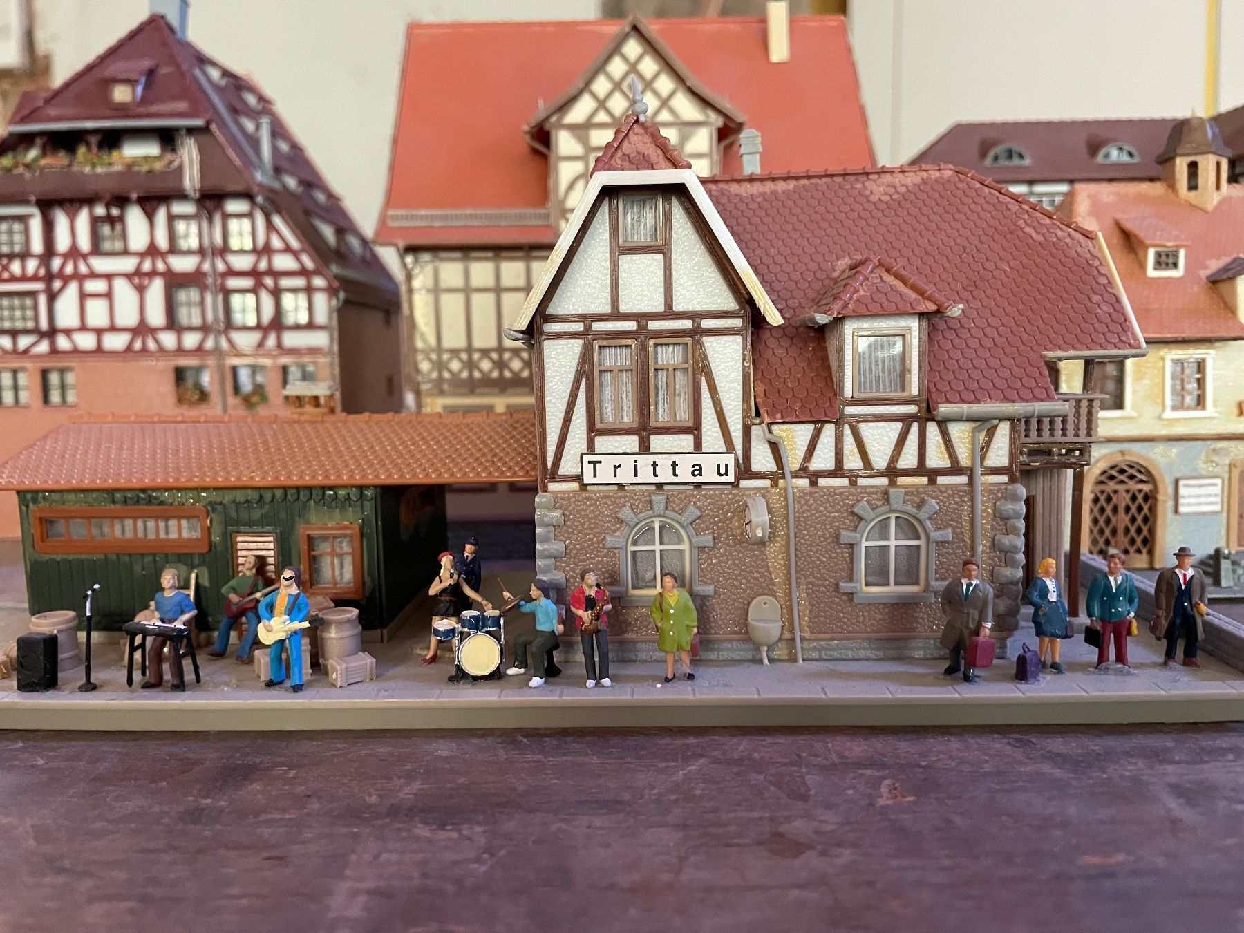 Trains électriques: Modelleisenbahn Gebäude Set, 9 Häuser – D'occasion à Gais par urbuc 7