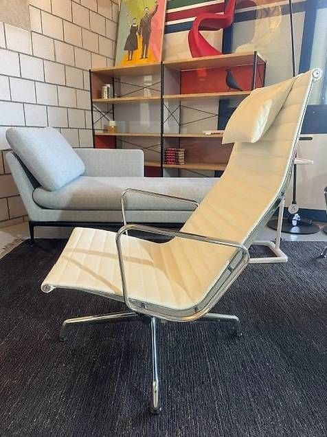 Vitra Sessel: Vitra Eames Aluminium Chair EA 124 – Gebraucht aus Zollikofen von OberliAG 1