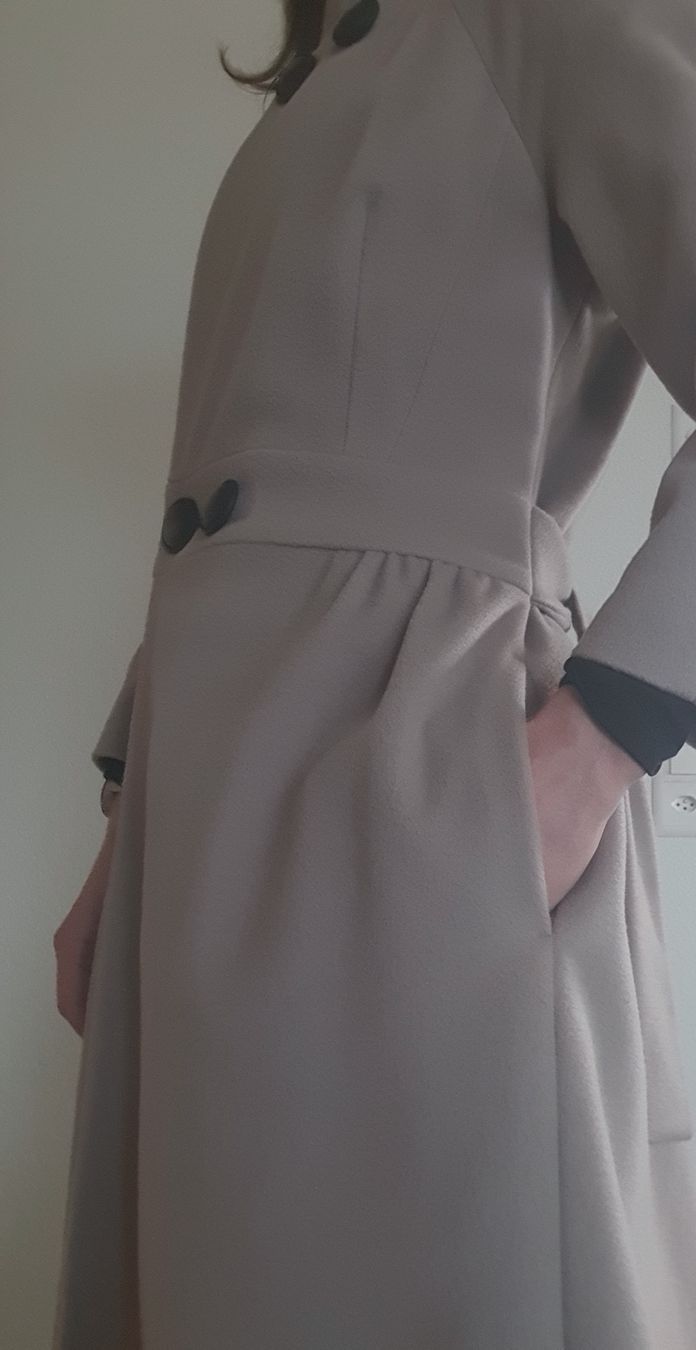 Cappotti: Eleganter Mantel, Grösse S-M, Beige – Usato da Wettswil venduto da myklt 8