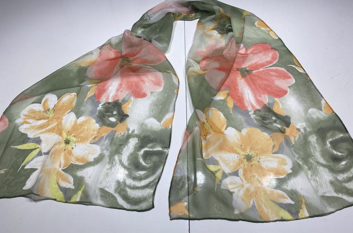 Foulard & Sciarpe: Seiden Schal 🌸 – Usato da Opfikon venduto da Luis144 3