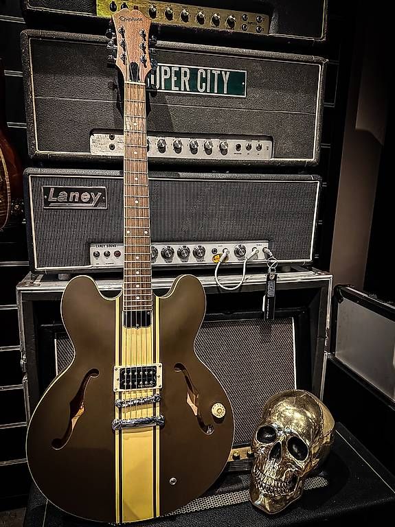 Epiphone Musikinstrumente: Epiphone  Tom Delonge signature  ES-333 – Gebraucht aus Montreux von Alligator-AMPS 1
