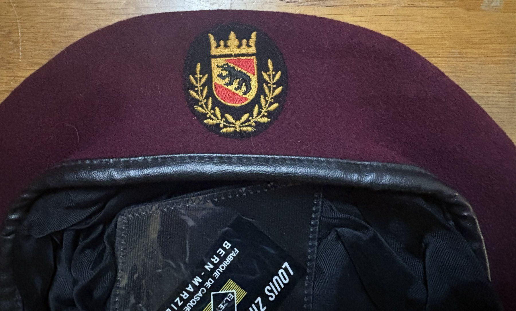 Uniformen: Uniform-Béret Kapo Bern – Gebraucht aus Volketswil von zwitsch33 1