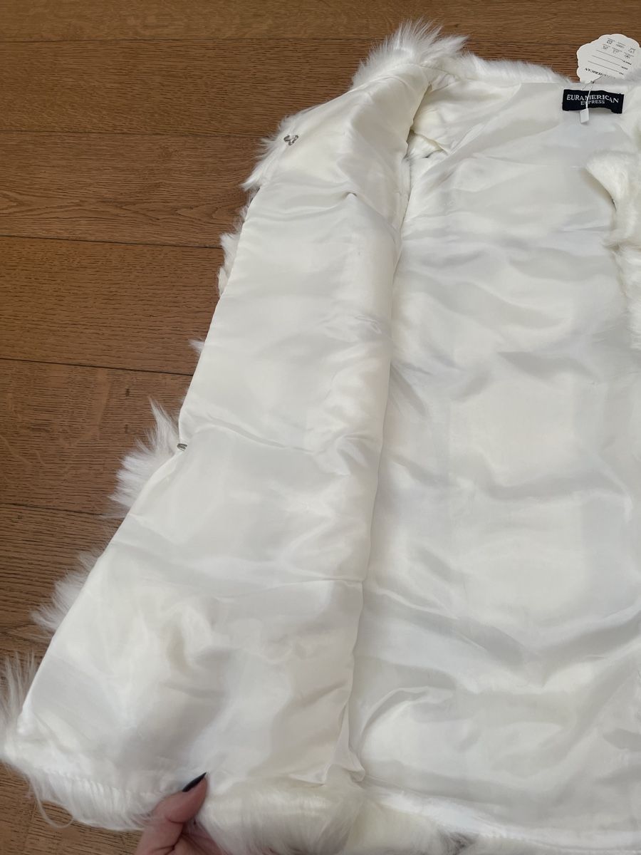 Gilet & Giacche senza maniche: Weisse Kunstfellweste / Gilet Neu – Nuovo e nell'imballaggio originale da Bassersdorf venduto da Sandy456 3