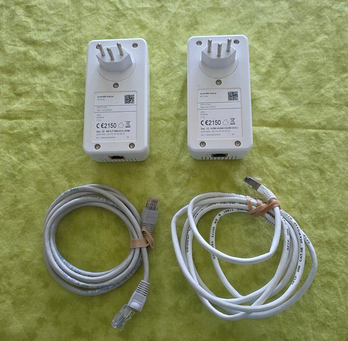 Devolo Unità & Adattatore: Adaptateur CPL Devolo 500 Mbps Avplus avec câbles Ethernet – Usato da Avry-sur-Matran venduto da Tchicco3 1