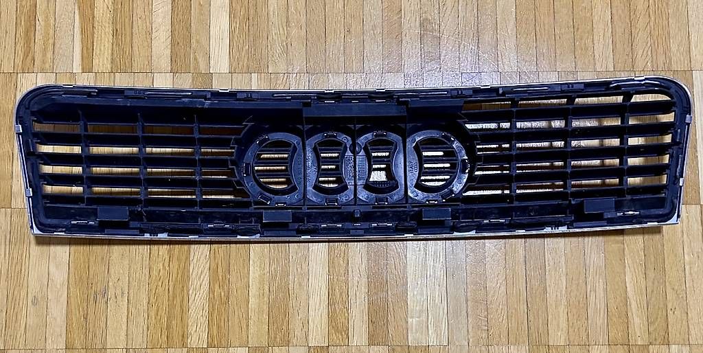 Tutti pezzi di ricambio auto: Audi A4 Frontgrill/Kühlergrill – Usato da Birr venduto da vla_bps8 1
