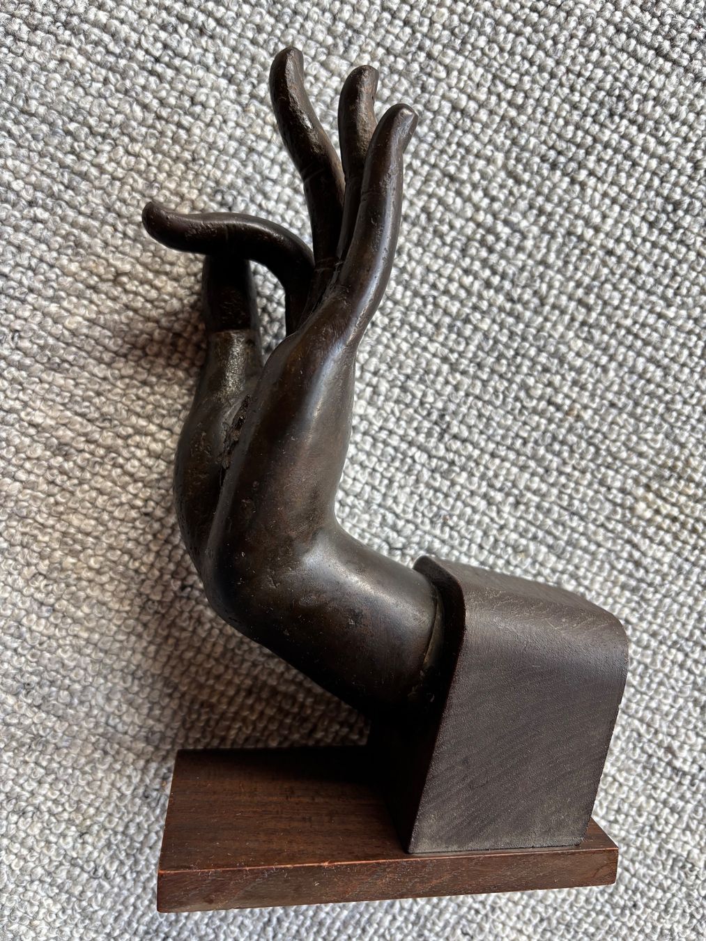 Sculture & Statue: Mudra Buddhas Hand Gusseisen antik – Usato da Hinwil venduto da DaniBachman 1