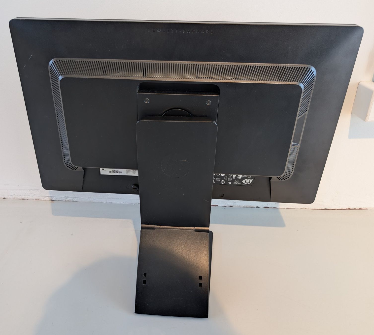 Hewlett Packard Monitor: HP EliteDisplay E231 - 23" Monitor – Usato da Dietlikon venduto da ComdatAG 2