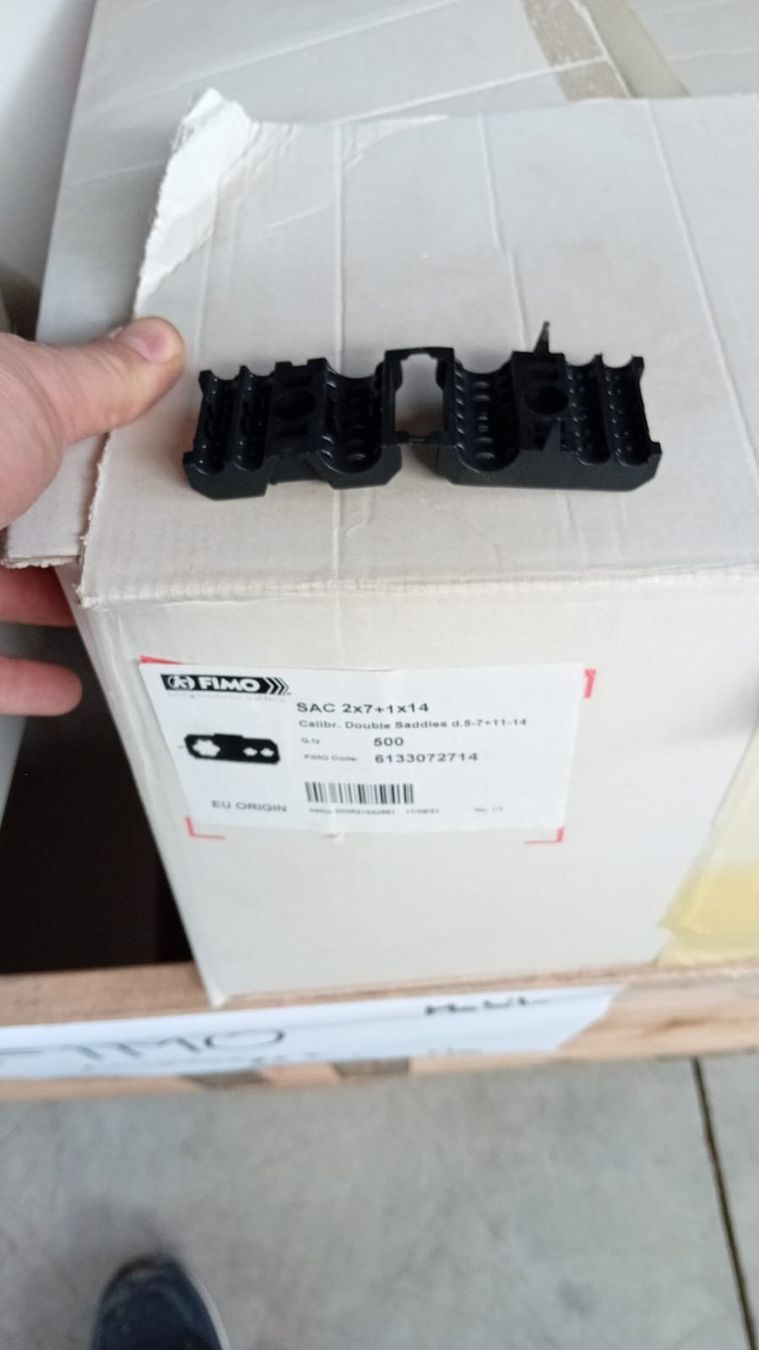 Supporti a parete: FIMO SAC 2x7+1x14 50 Stück – Usato da Sursee venduto da Network_41AG