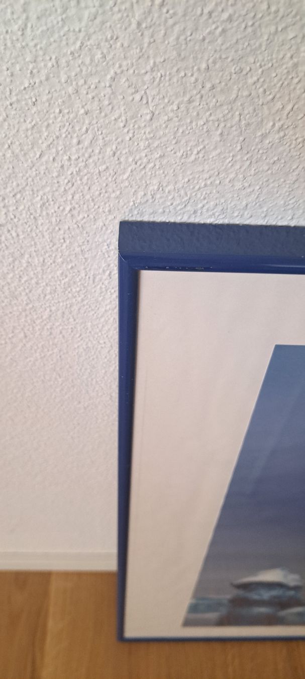 Bilderrahmen: Blauer Alu Bilderrahmen 62x92 – Gebraucht aus Biel/Bienne von Park17 1