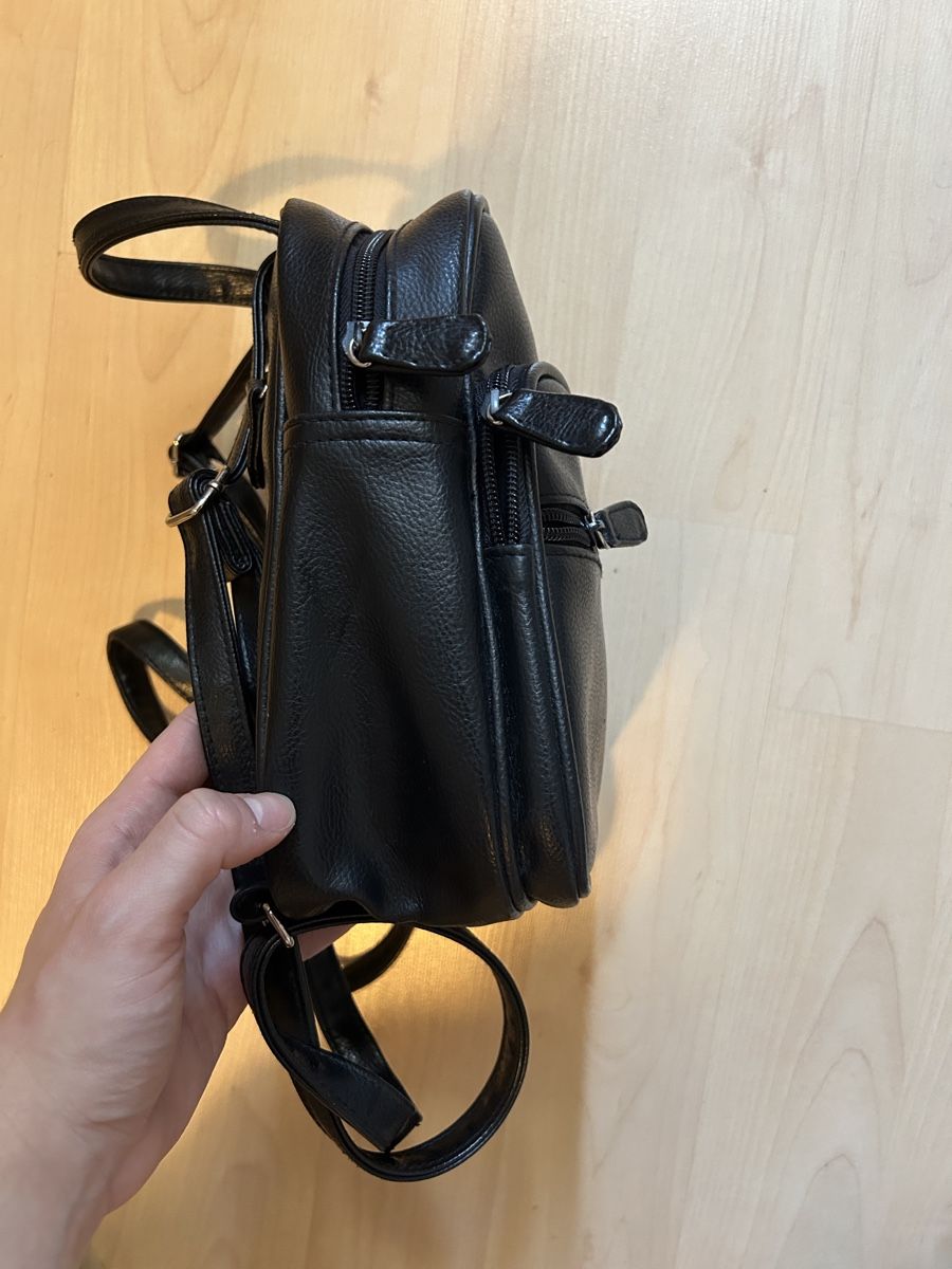 Sacs à dos: Kleiner Rucksack schwarz Kunstleder – D'occasion à Bern par lisuuu 5