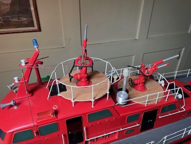 Robbe Modellismo RC: RC Modellschiff Löschkreuzer – Usato da Kehrsatz venduto da techpunk 2