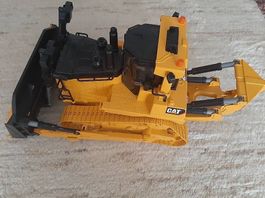BRUDER CAT Kettendozer gross, mit beweglichen Teilen