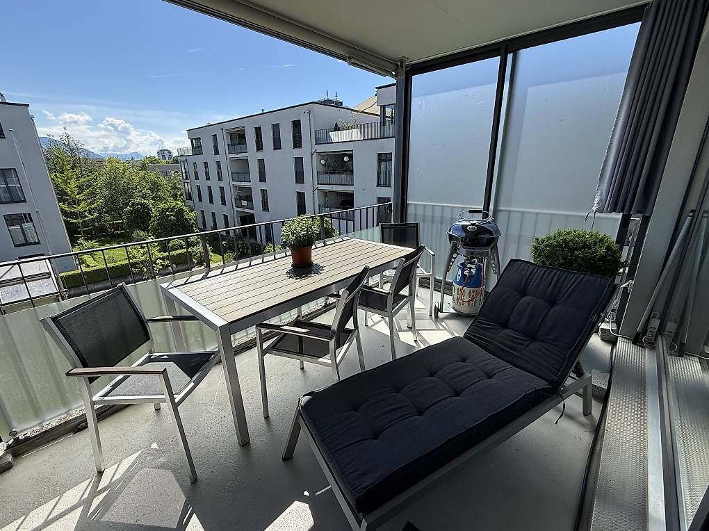 Lotti di vestiti: Terrassen-Sommerset – Usato da Zug venduto da hellschell