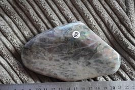 Labradorit    Figur  13cm x 9cm     Top Farbe    (99)