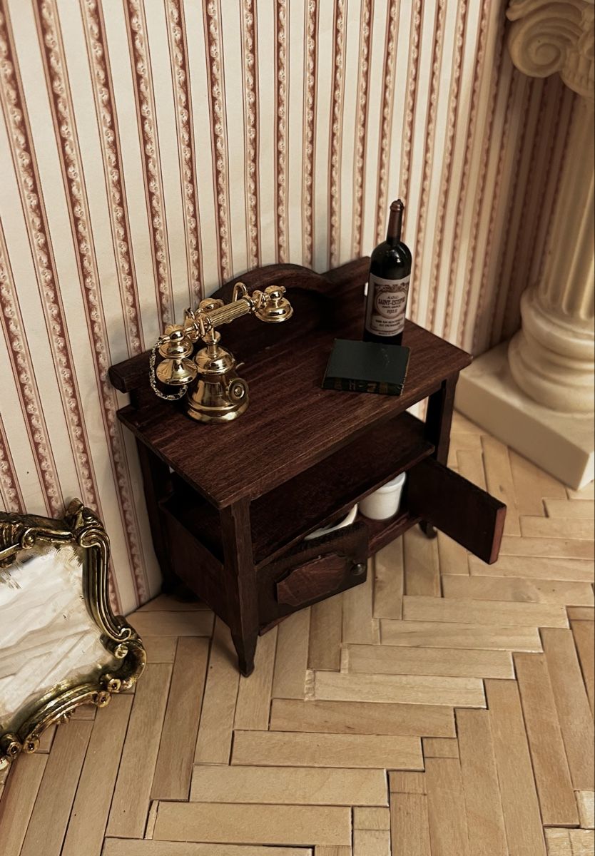 Case e mobili per bambole: Puppenkommode aus Holz – Usato da Brugg AG venduto da Faint.Memory 3