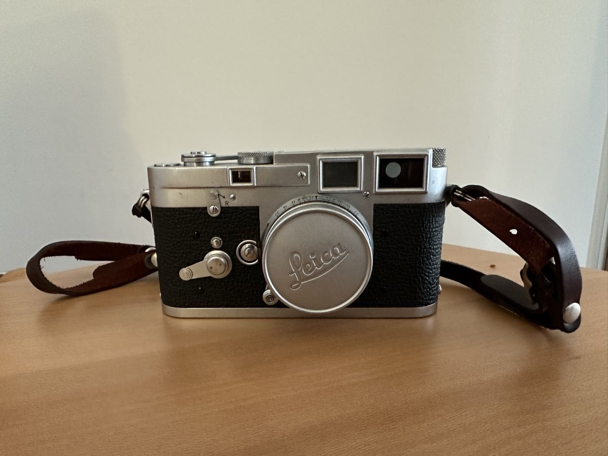 Leica Fotocamera: Leica M3 Camera with Elmar 50 collapsible 3.5 – Usato da Unterägeri venduto da Maitrepo