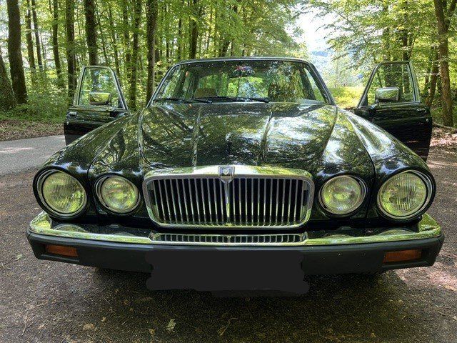 Jaguar Automobili: Oldtimer XJ6 Jaguar schwarz – Usato da Boniswil venduto da nauden2015
