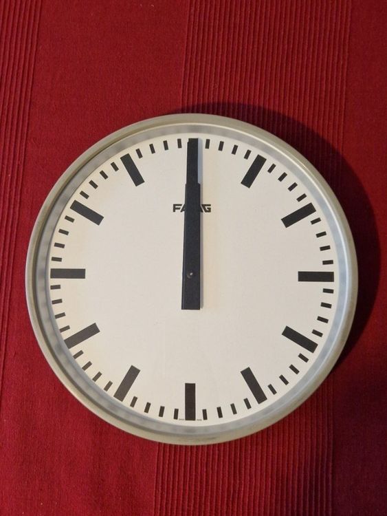 Große Moderne Wanduhr Aus Metall – 102 X 47 Cm, Geräuschlos, Industrie-Design Für Wohnzimmer & Mehr
