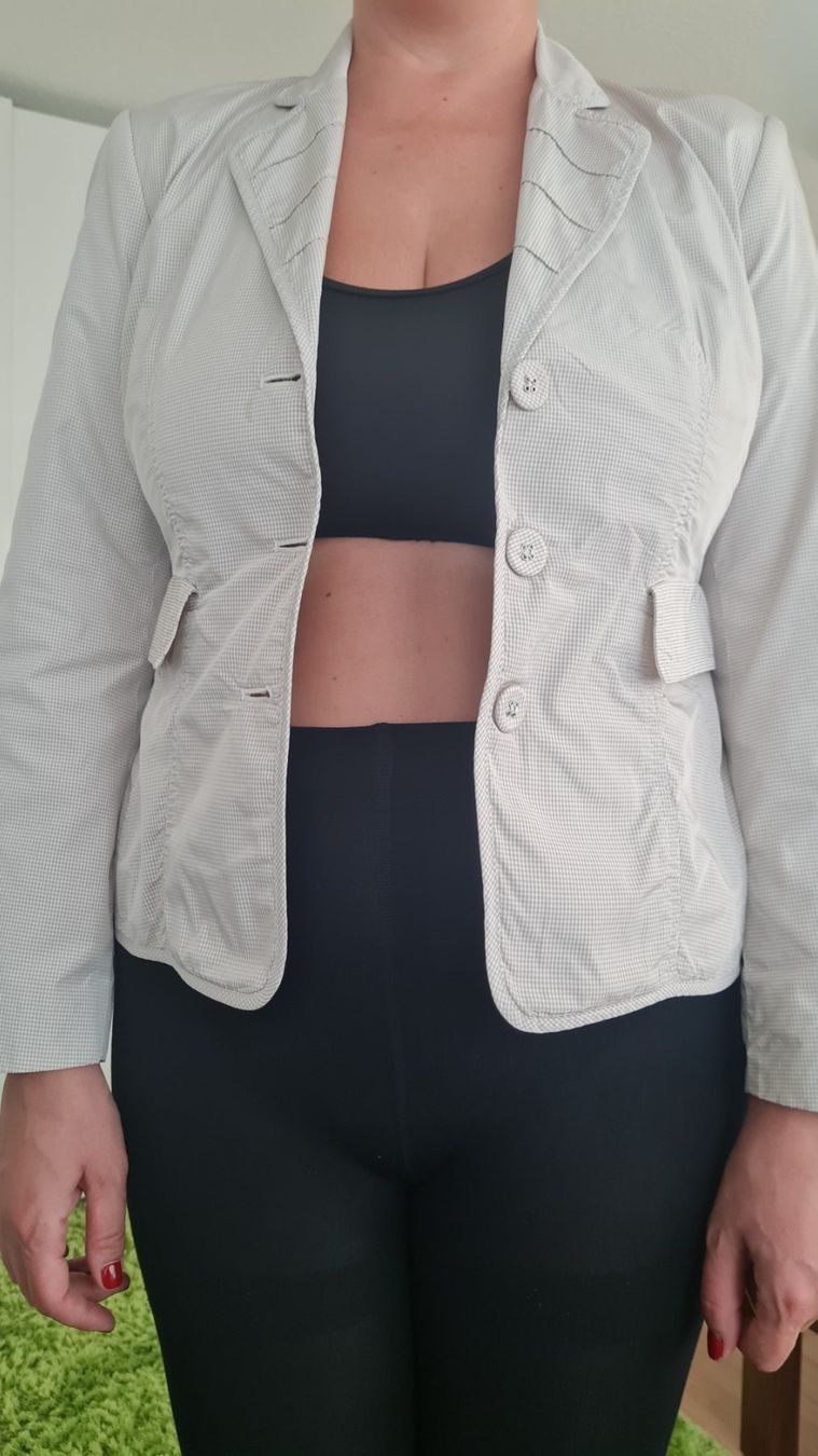 Betty Barclay Giacche: Betty Barclay beige blazer – Usato da Bonstetten venduto da Denitza87 4