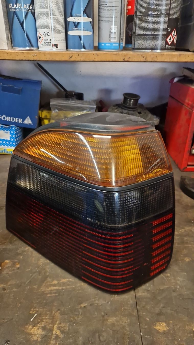 VW Fari: VW Golf 3 Rücklichter – Usato da Bazenheid venduto da Roger-R8 1