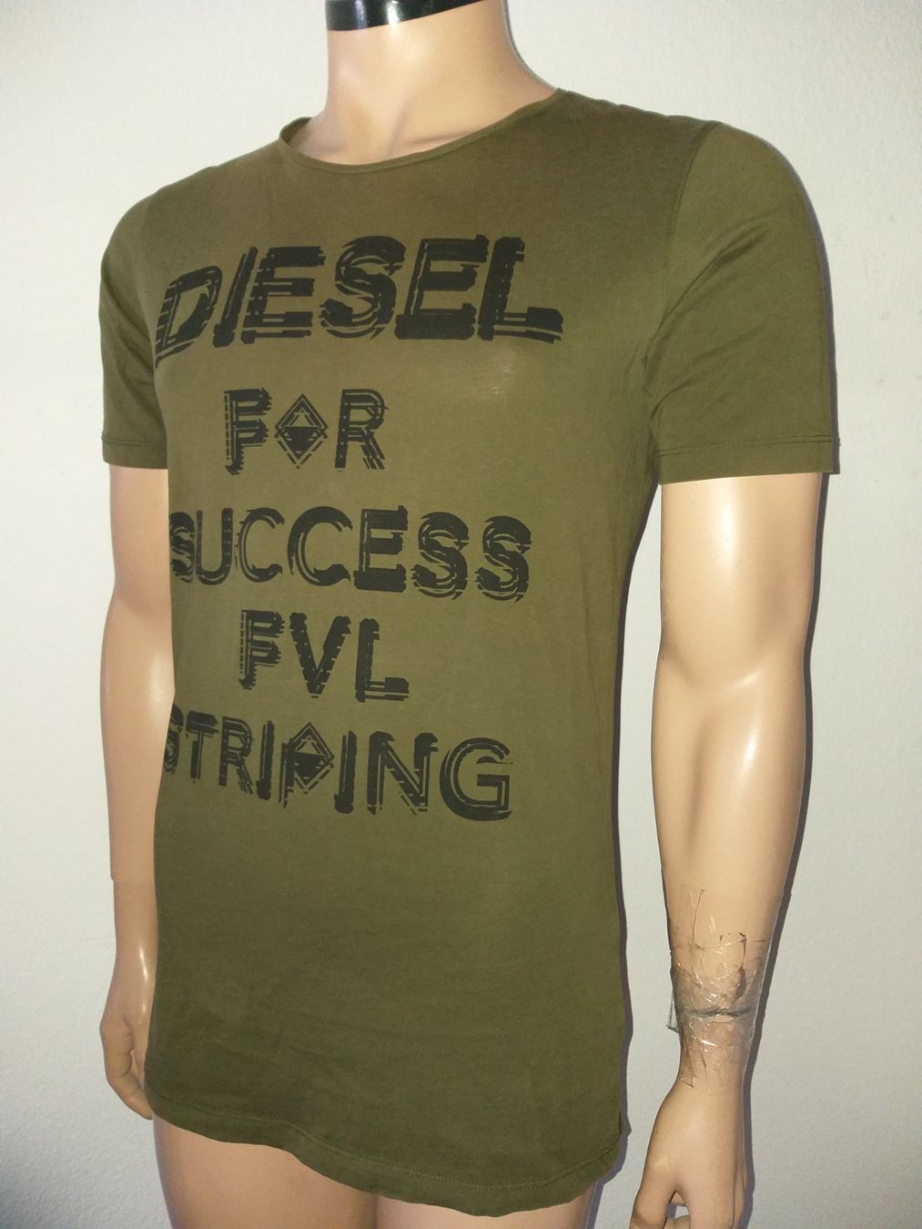 Diesel T-shirt: DIESEL T-shirt taille / Grosse S – Usato da Cossonay-ville venduto da Super-Price-Quality 4