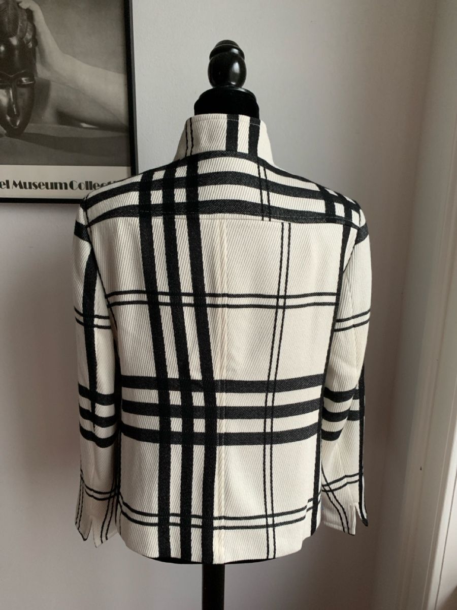 Akris Jacken: AKRIS: Eleganter heller Woll-Blazer mit Karomuster, 38 – Neu (gemäss Beschreibung) aus Luzern von designluzern 1