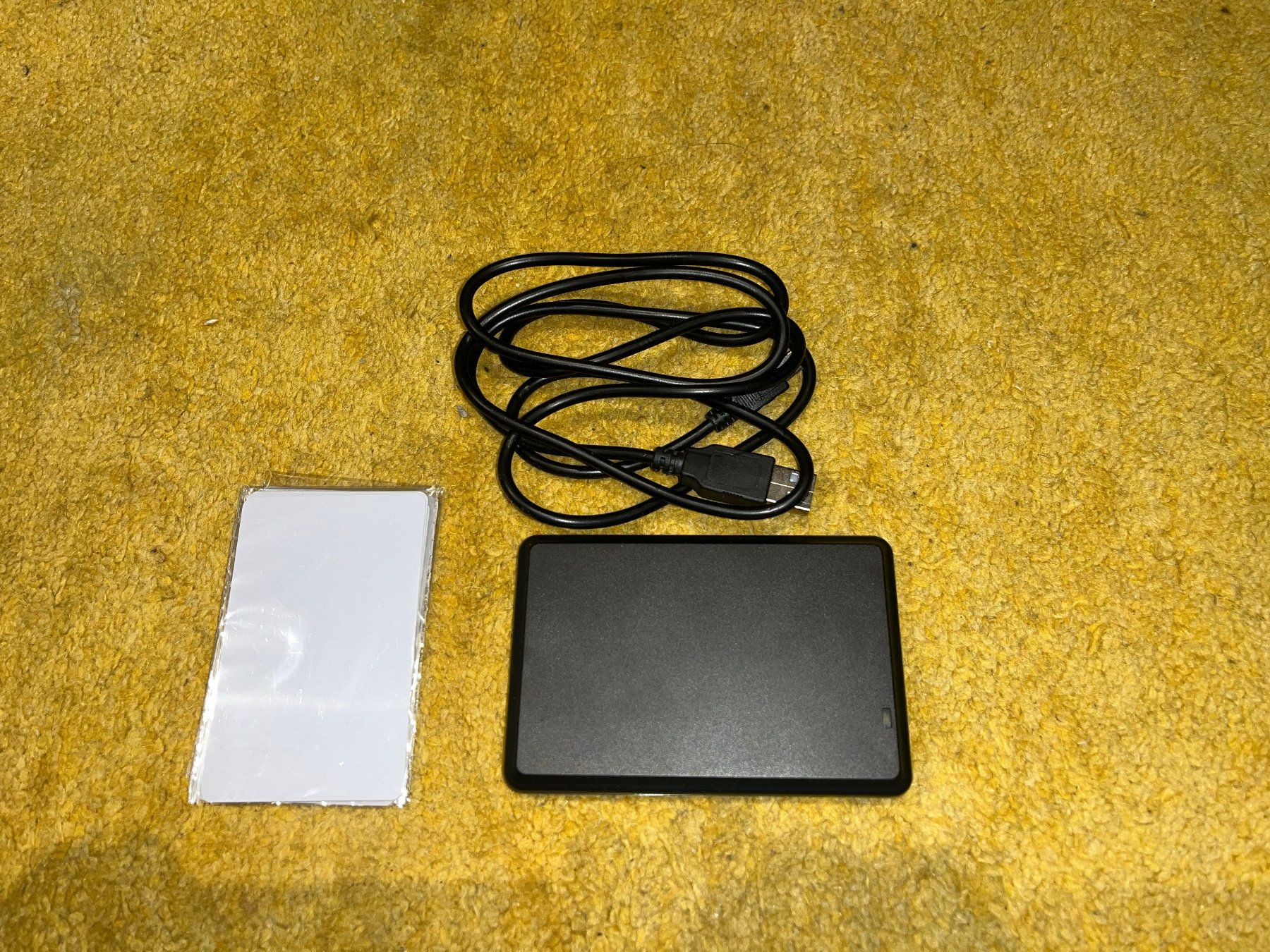 Lettori di schede: RFID USB Kartenleser 2 inklusive Karten – Usato da Hubersdorf venduto da Gewonnen