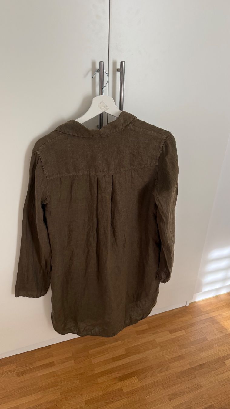 Massimo Dutti Chemisiers: Leinenbluse Massimo Dutti olive Grösse 34 NEU – D'occasion à Zürich par mma_j8t6 2
