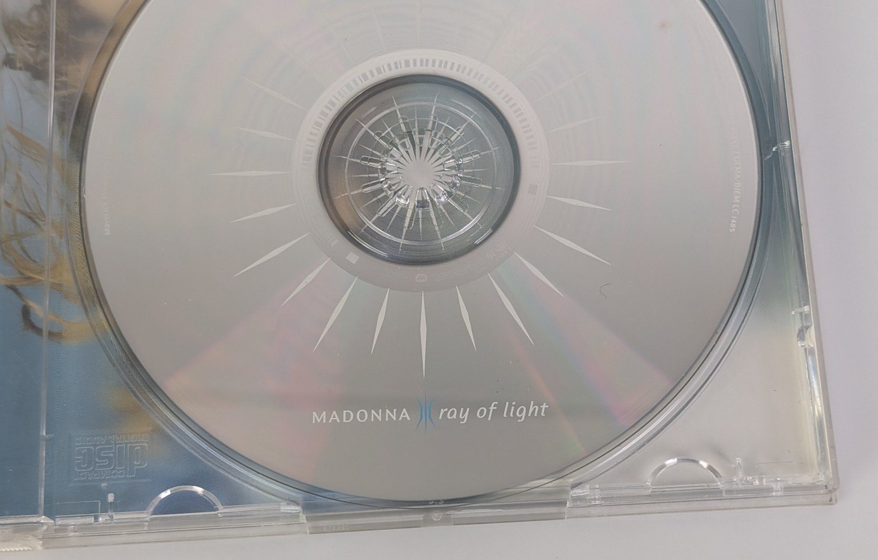 CDs: Madonna - Ray of Light CD - Top – Gebraucht aus Zürich von 1.Simon 3