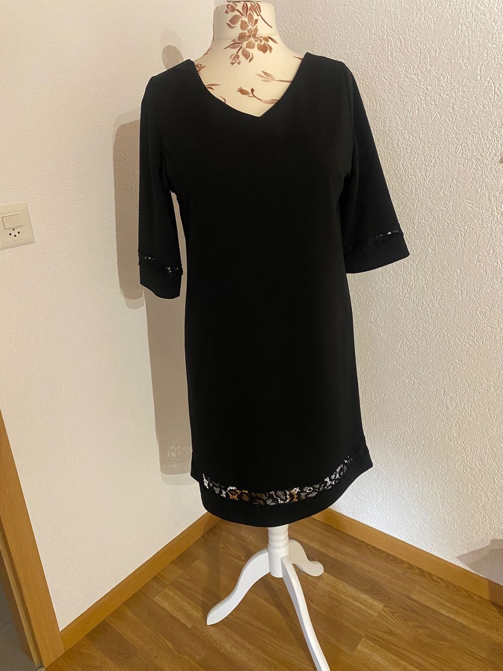 Vestiti: Robe élégante noire avec dentelle matière stretch – Nuovo (secondo la descrizione) da Granges VS venduto da avm_mj7b
