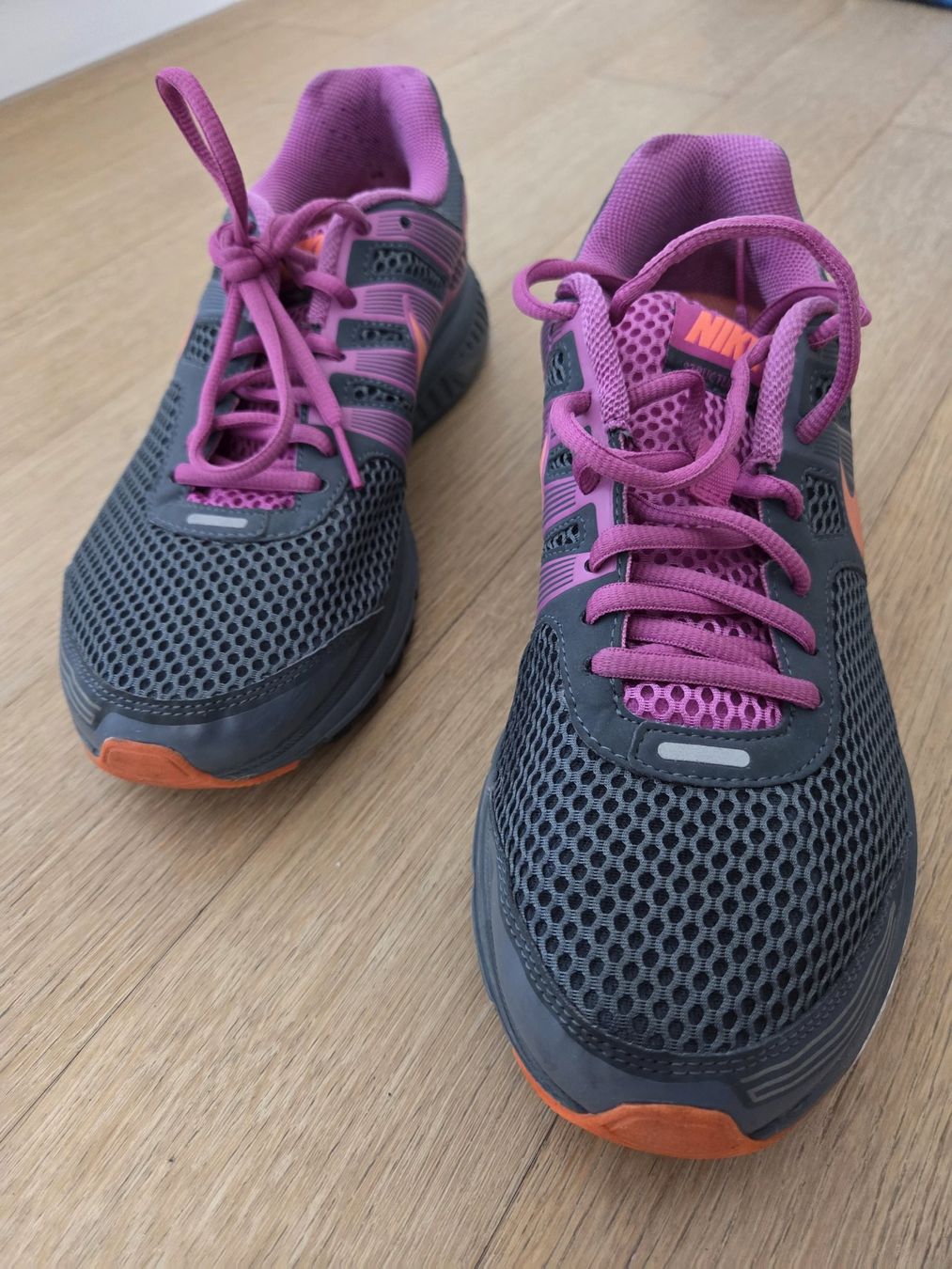 Nike Damenschuhe: Nike Taille 40.5 – Gebraucht aus Carouge GE von Franllo 1