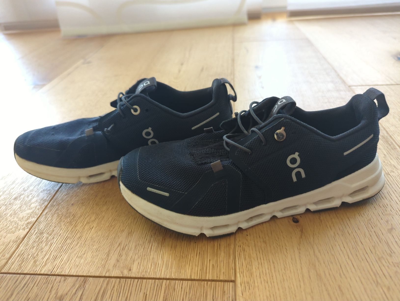 On Chaussures hommes: ON Junior Shoes Cloud navy EU 36.5 – D'occasion à Rudolfstetten par satya83
